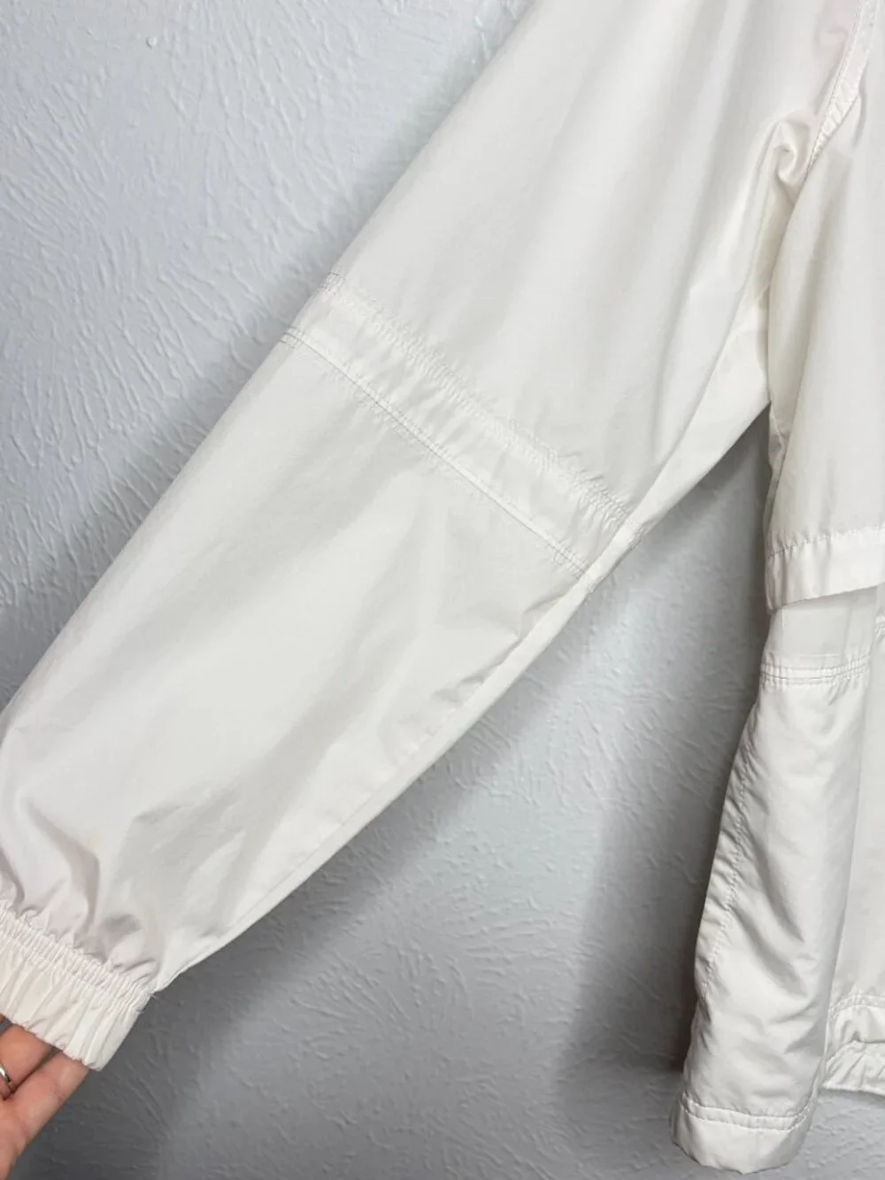 Nike White Women's White Essential Repel Woven Jacket Size L